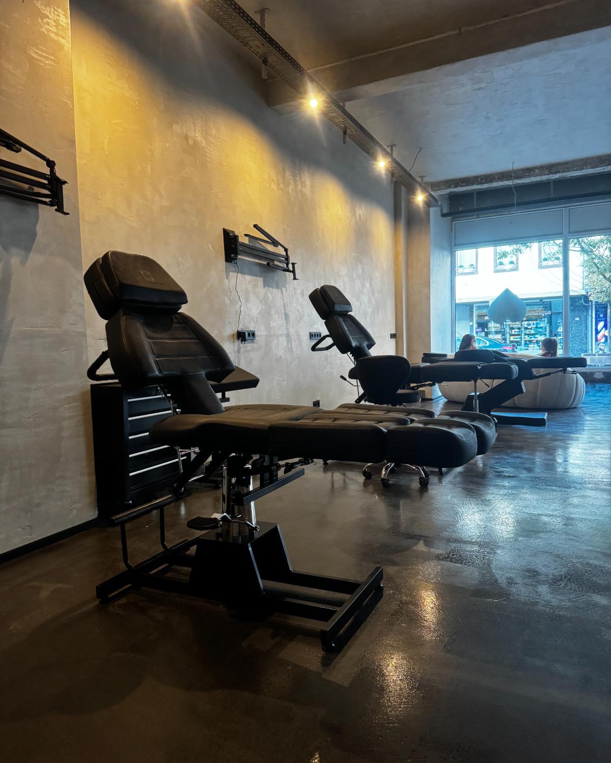 UNQ99 Interior — Tattoo-Studio