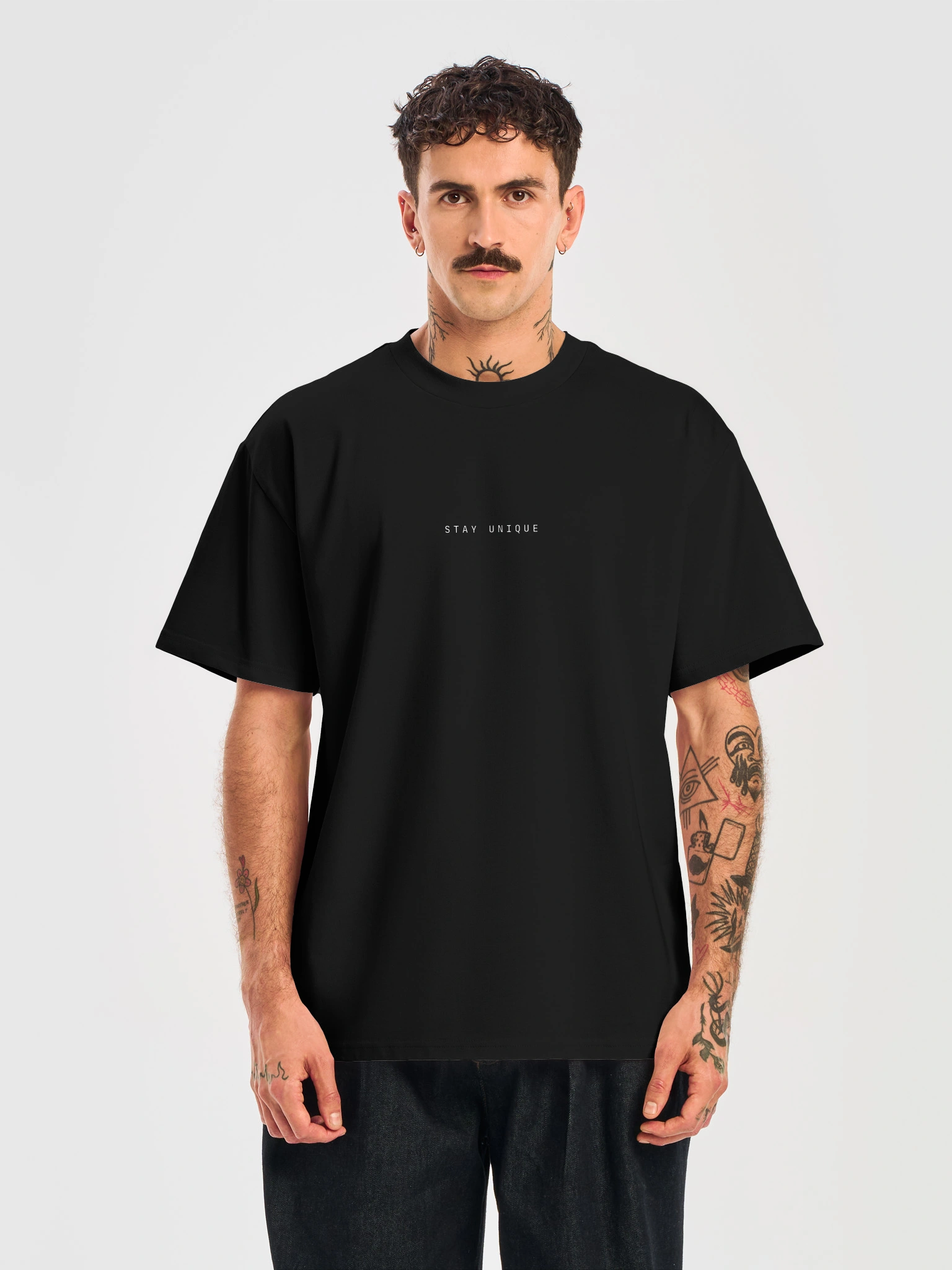 STAY UNIQUE Tee Black — Front